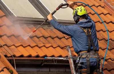 Démoussage et hydrofuge de toiture à Bezouce